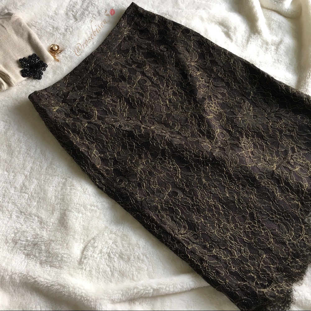💋HP {BANANA REPUBLIC} Metallic Lace Pencil Skirt - Picture 3 of 8
